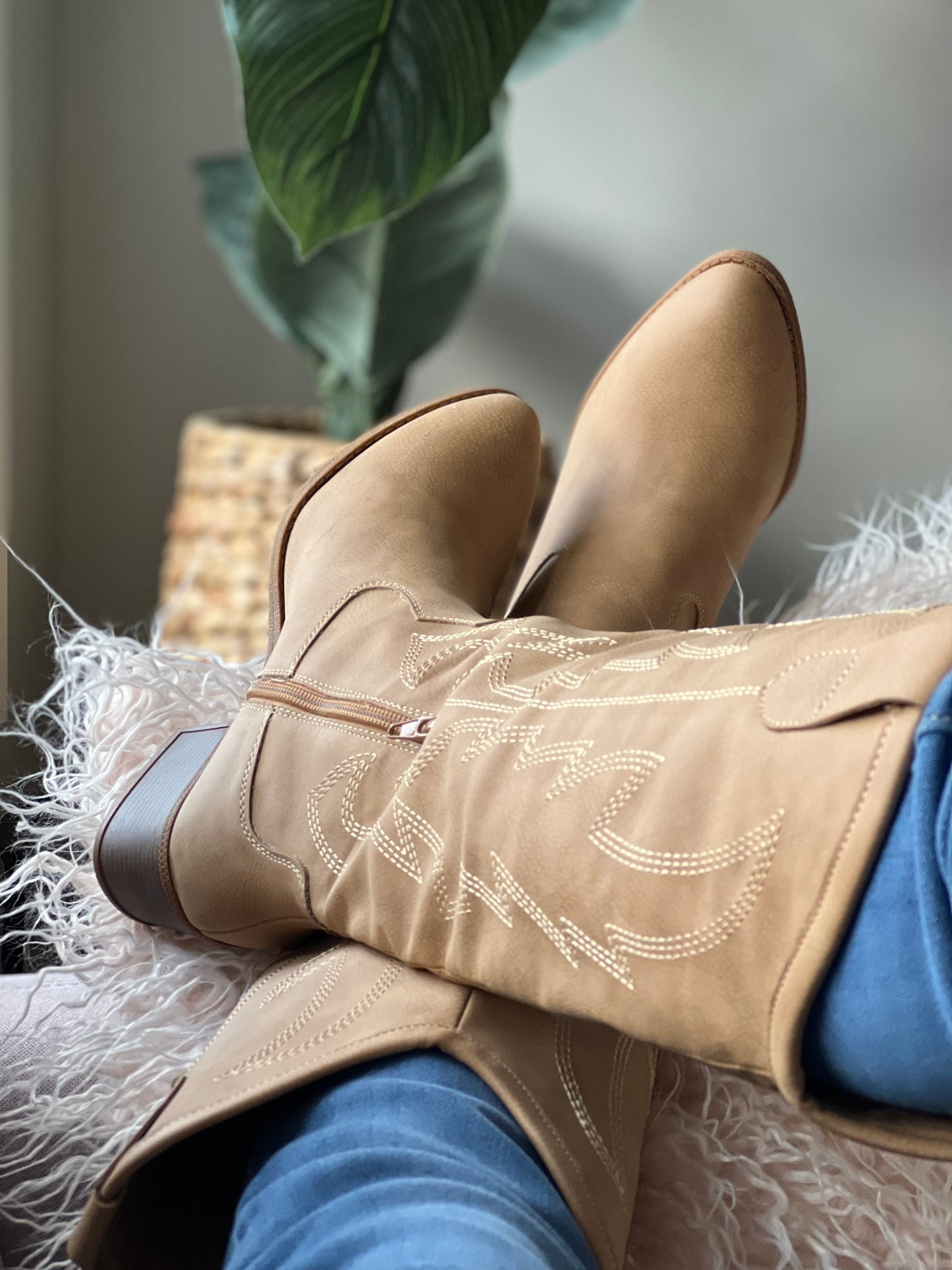 Dirty Laundry -Up Wind Distressed Boots